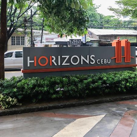 Ezeniel'S Place At Horizons 101 Condominium Cebu Extérieur photo