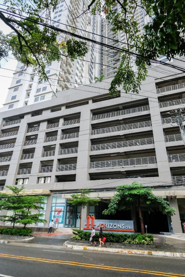 Ezeniel'S Place At Horizons 101 Condominium Cebu Extérieur photo