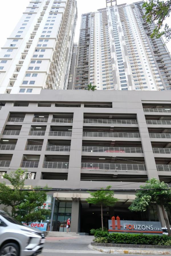 Ezeniel'S Place At Horizons 101 Condominium Cebu Extérieur photo